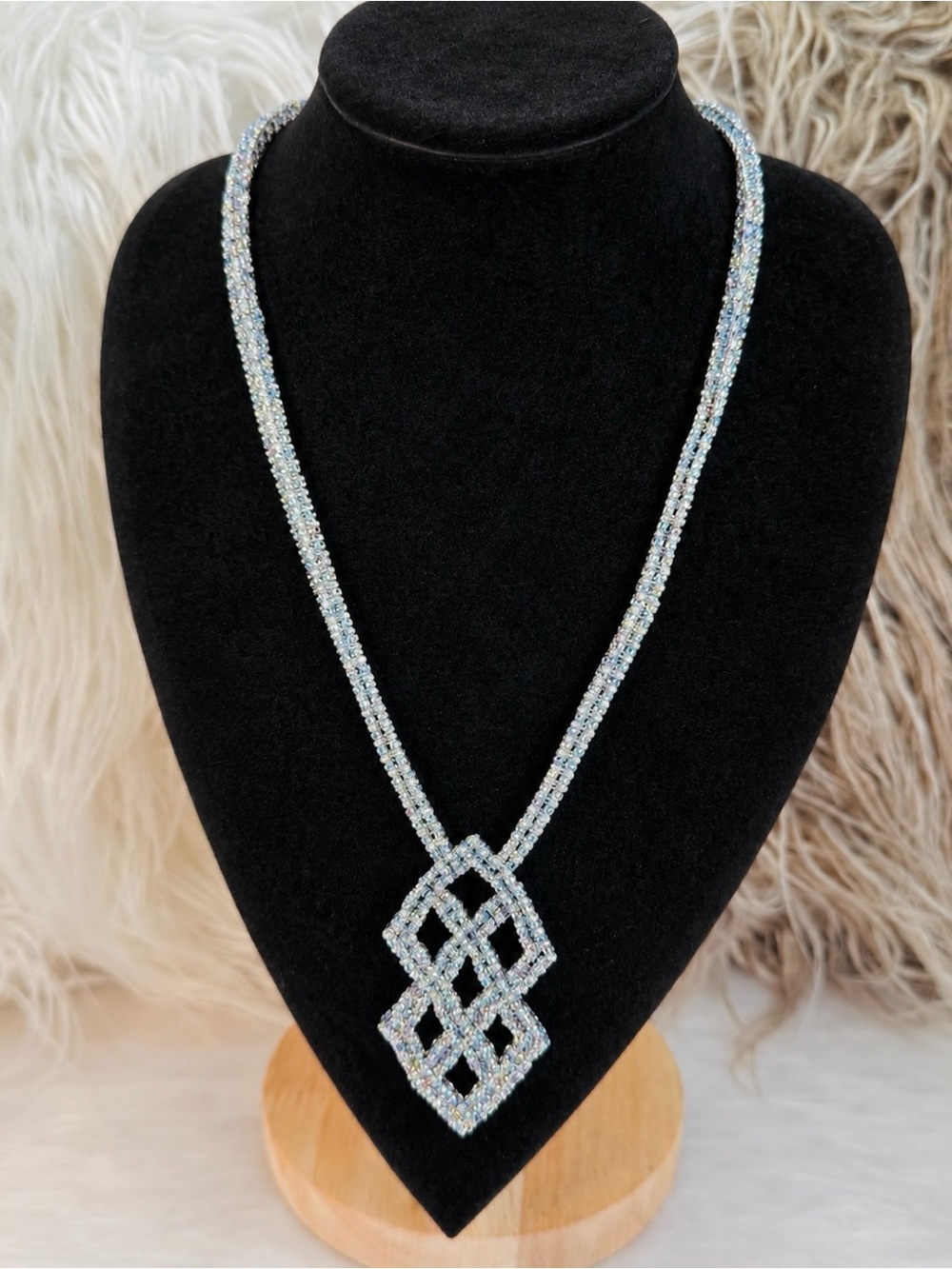 Elegant Silvertone blue iridescent Beaded Pendnat Necklace